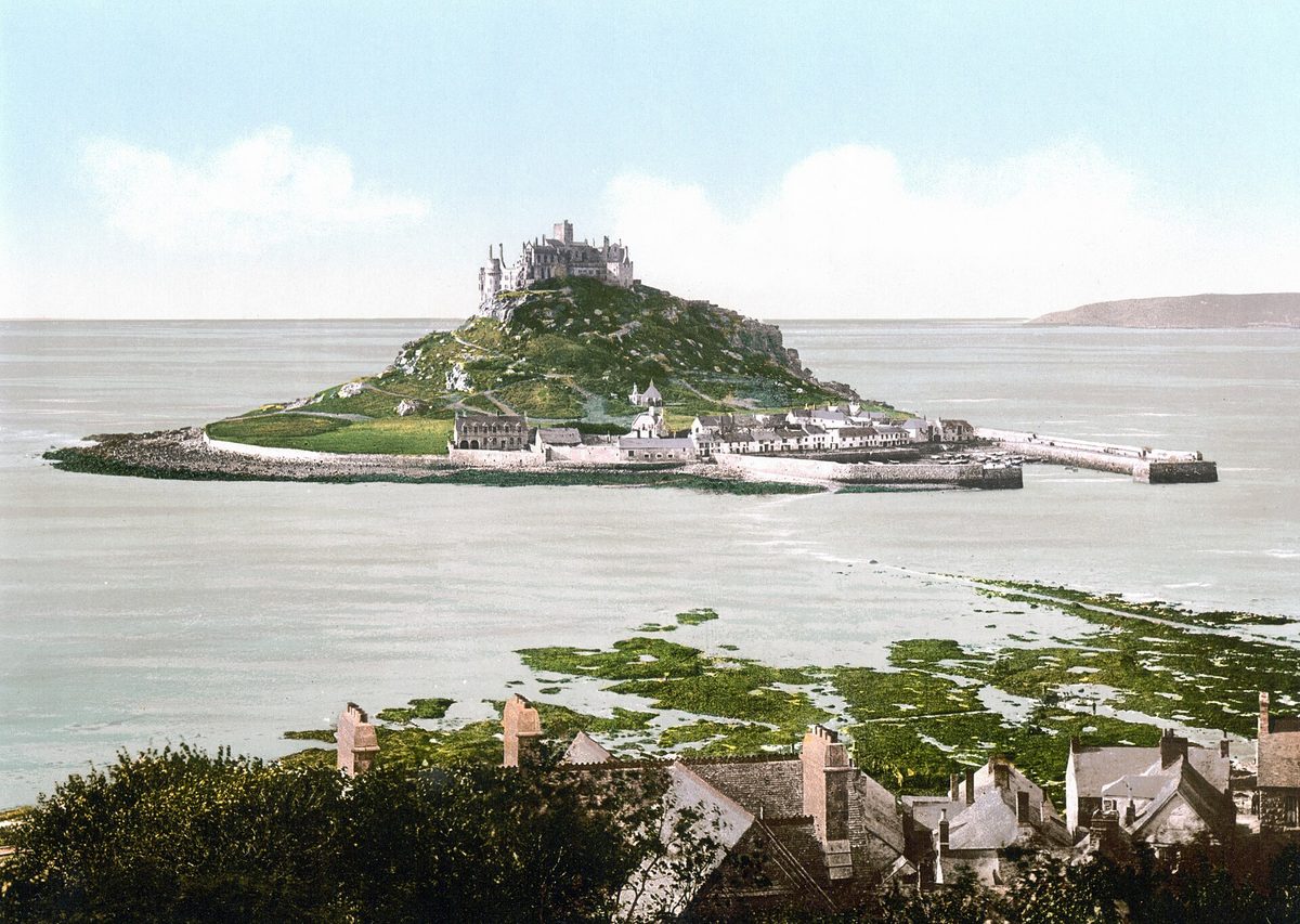 St Michael's Mount in Cornwall, a coastal jewel on this 14-day England route