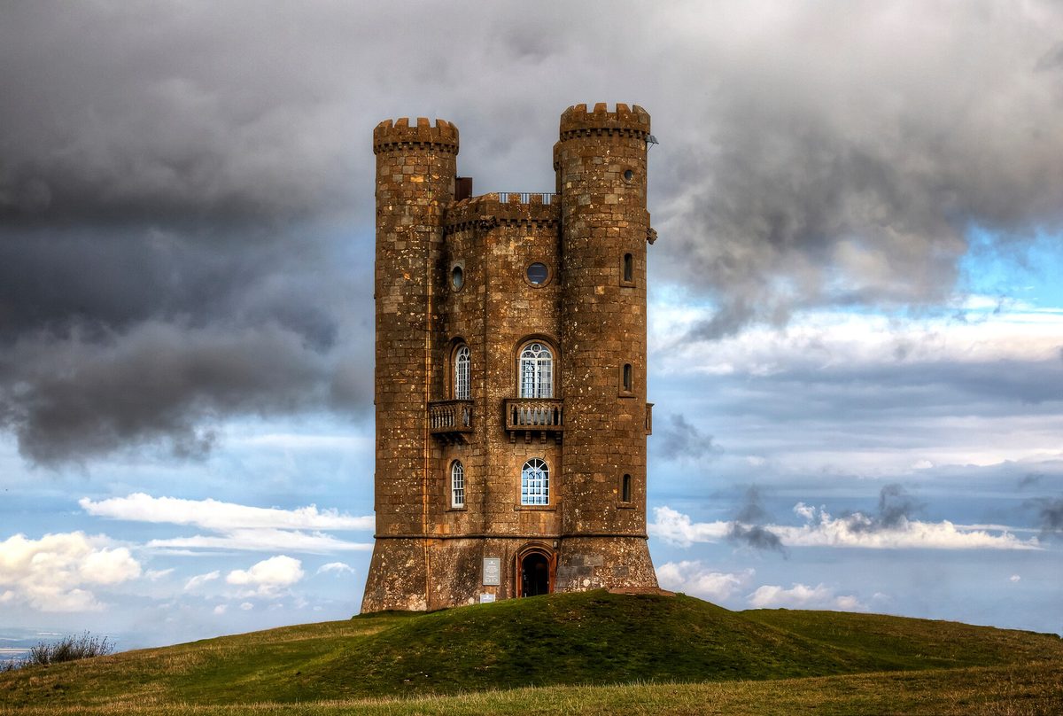 Broadway Tower standing on its hilltop with sweeping Cotswold views