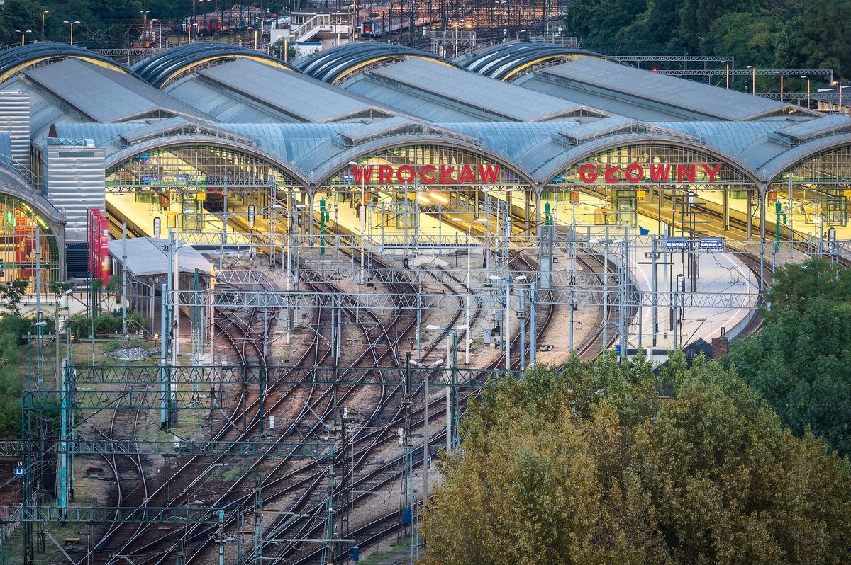 A National Rail intercity train at the platform, the kind of journey where a UK railcard pays off