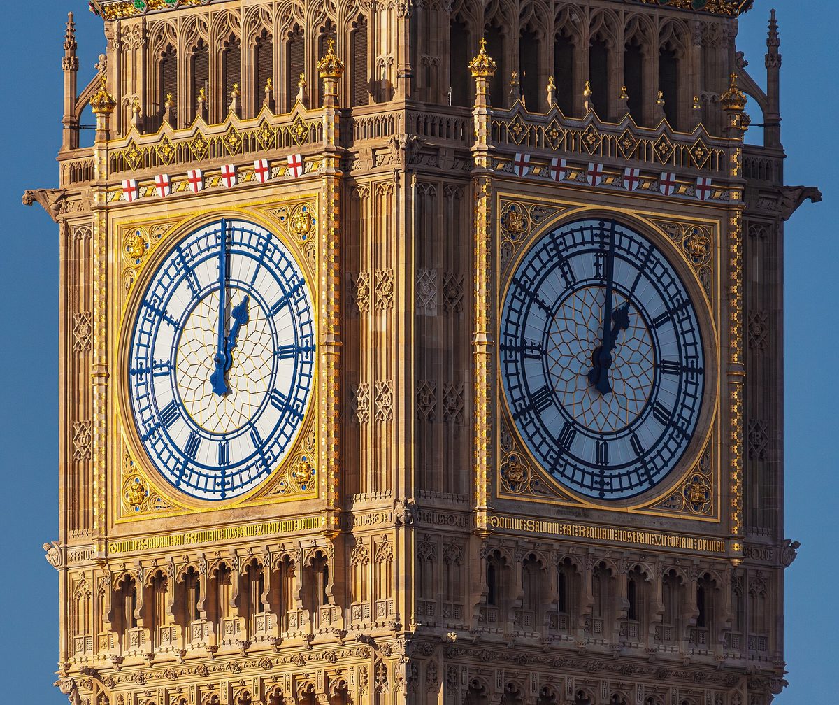 A first time England itinerary almost always begins in London, with Big Ben and the Houses of Parliament by the Thames